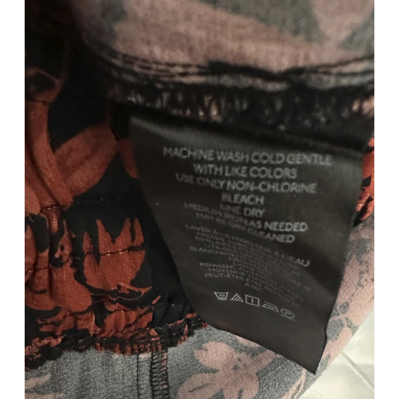 by Anthropologie The Somerset Romper Red Black Floral 1-Piece Anthro Size Small - Picture 5 of 12